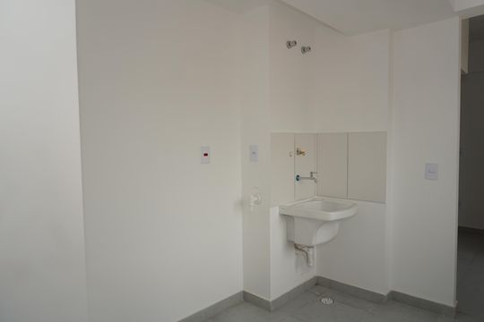 Lavanderia de apartamento para alugar com 3 quartos, 120m² em Vila Bonfim, Embu das Artes