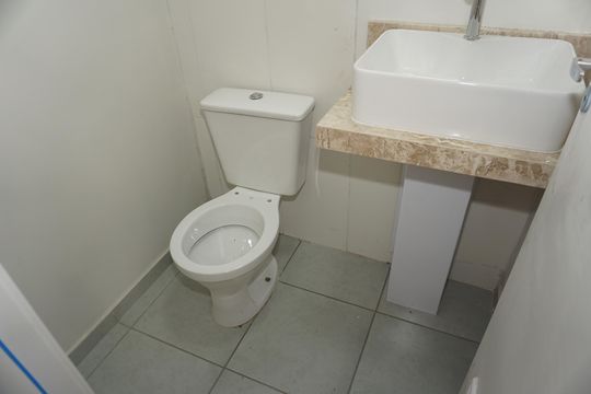 Lavabo de apartamento para alugar com 3 quartos, 120m² em Vila Bonfim, Embu das Artes