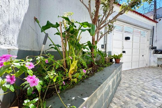 Quintal - Garagem  de casa à venda com 3 quartos, 168m² em Jardim Rosa de Franca, Guarulhos