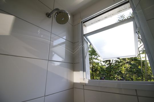 Banheiro de apartamento à venda com 2 quartos, 45m² em Anil, Rio de Janeiro