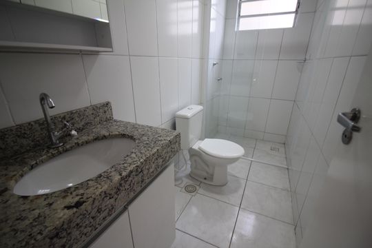 Suite Quarto 1 de apartamento para alugar com 2 quartos, 49m² em Camargos, Belo Horizonte