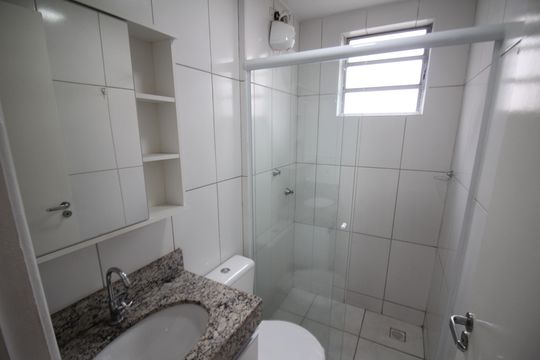 Banheiro de apartamento para alugar com 2 quartos, 49m² em Camargos, Belo Horizonte