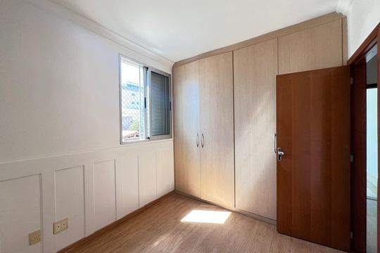 Quarto de apartamento para alugar com 3 quartos, 100m² em Nova Floresta, Belo Horizonte