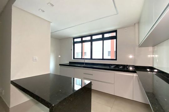 Cozinha de apartamento para alugar com 2 quartos, 56m² em Boa Viagem, Belo Horizonte