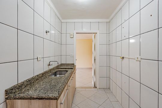 Cozinha de apartamento para alugar com 2 quartos, 63m² em Jardim Patente, São Paulo