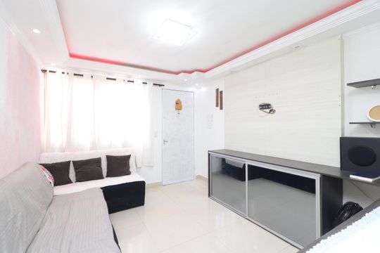 Sala de apartamento à venda com 2 quartos, 50m² em Santa Etelvina, São Paulo