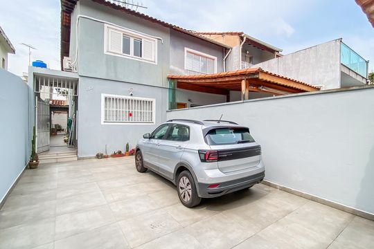 Garagem  de casa à venda com 3 quartos, 100m² em Parque Boturussu, São Paulo