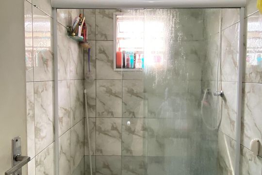 Banheiro da Suíte de casa à venda com 3 quartos, 100m² em Parque Boturussu, São Paulo