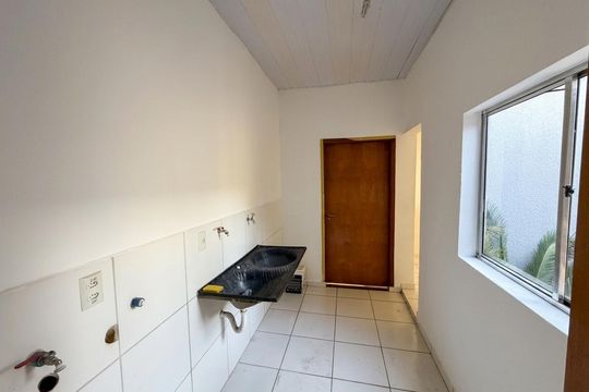 Área de serviço de casa para alugar com 3 quartos, 200m² em Chácaras Tubalina e Quartel, Uberlândia