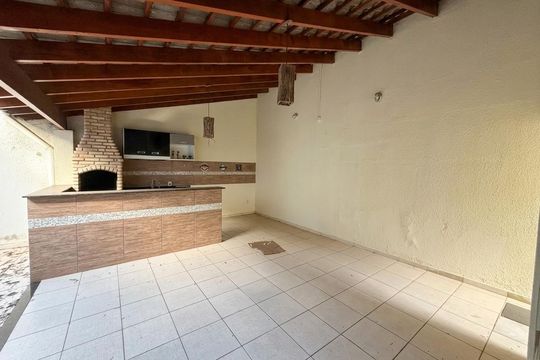Área externa de casa para alugar com 3 quartos, 200m² em Chácaras Tubalina e Quartel, Uberlândia