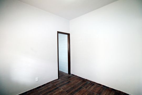 Sala de casa para alugar com 2 quartos, 70m² em Cordovil, Rio de Janeiro