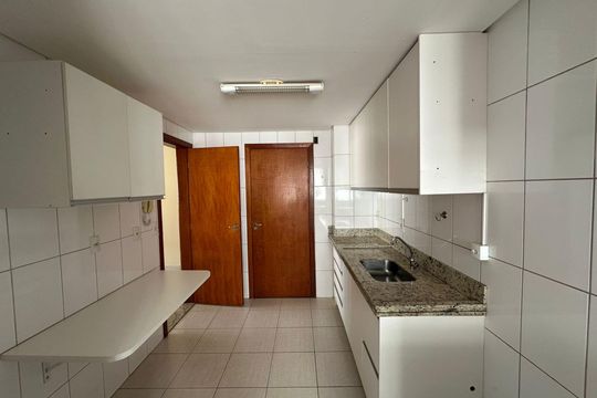 Cozinha de apartamento para alugar com 3 quartos, 89m² em Patrimônio, Uberlândia