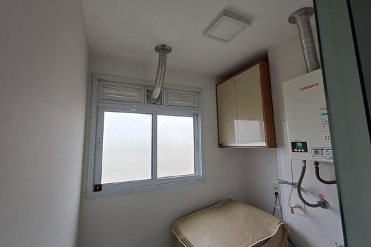 Área de serviço de apartamento para alugar com 2 quartos, 48m² em Jardim Ipaussurama, Campinas
