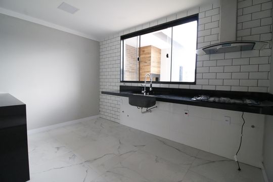 Cozinha de casa à venda com 3 quartos, 120m² em Taquara, Rio de Janeiro
