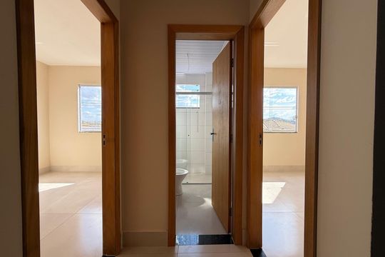 Corredor de apartamento para alugar com 2 quartos, 65m² em Chacaras Reunidas Santa Terezinha, Contagem