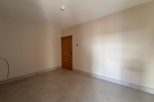 Sala de apartamento para alugar com 2 quartos, 65m² em Chacaras Reunidas Santa Terezinha, Contagem