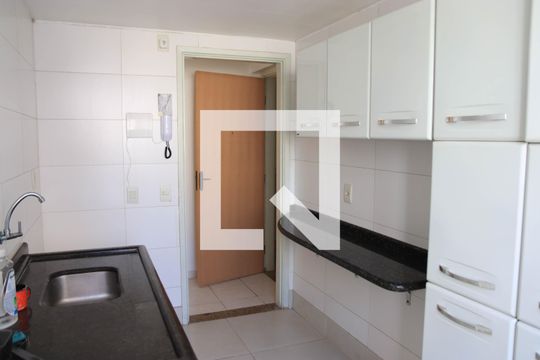 Cozinha e Área de Serviço de apartamento para alugar com 2 quartos, 52m² em Setor Central, Goiânia