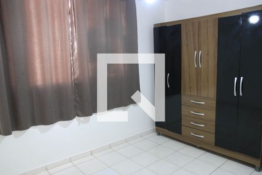 Quarto 01 de apartamento para alugar com 2 quartos, 52m² em Setor Central, Goiânia