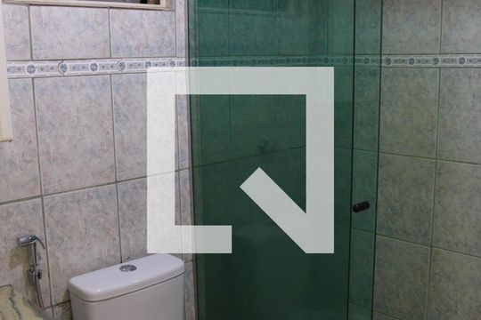 Banheiro de apartamento para alugar com 2 quartos, 52m² em Setor Central, Goiânia