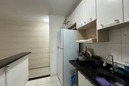 Cozinha de apartamento à venda com 2 quartos, 62m² em Jardim Tupanci, Barueri