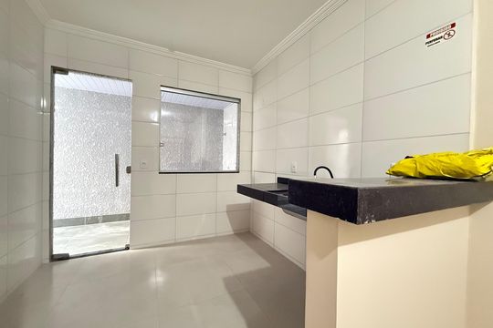 Cozinha de apartamento para alugar com 2 quartos, 62m² em Chacaras Reunidas Santa Terezinha, Contagem