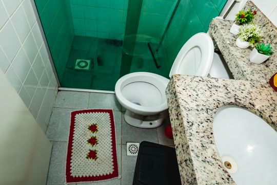 Banheiro social de apartamento à venda com 2 quartos, 60m² em São João Batista, Belo Horizonte