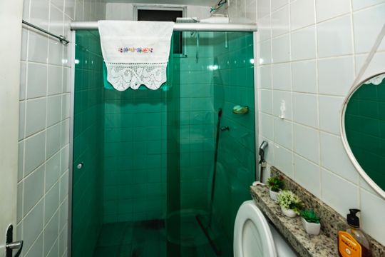 Banheiro social de apartamento à venda com 2 quartos, 60m² em São João Batista, Belo Horizonte