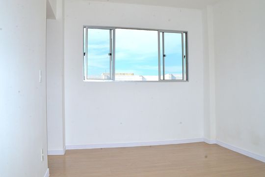 Sala de apartamento à venda com 2 quartos, 47m² em Pousada Santo Antonio, Belo Horizonte