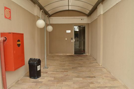 Hall de entrada de apartamento à venda com 2 quartos, 47m² em Pousada Santo Antonio, Belo Horizonte