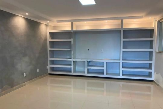 Casa à venda com 4 quartos, 190m² em Parque Anhangura, Goiânia