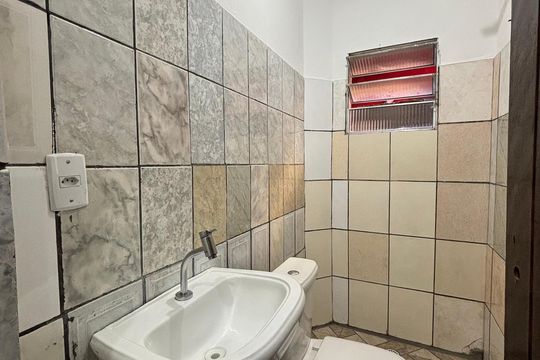 Banheiro 1 de casa à venda com 4 quartos, 125m² em Parque Santana, Barueri