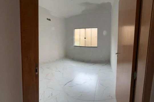 Casa à venda com 3 quartos, 170m² em Santa Genoveva, Goiânia