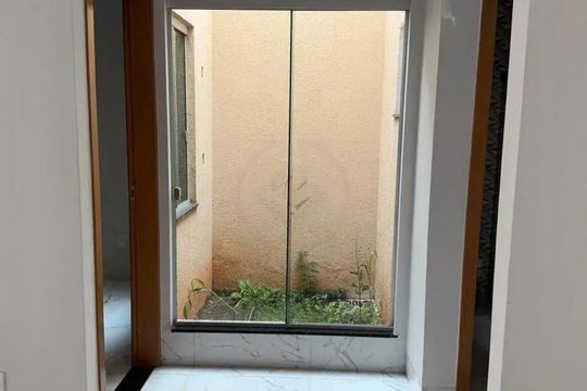 Casa à venda com 3 quartos, 170m² em Santa Genoveva, Goiânia