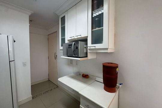 Cozinha de apartamento à venda com 2 quartos, 55m² em Conjunto Promorar Raposo Tavares, São Paulo