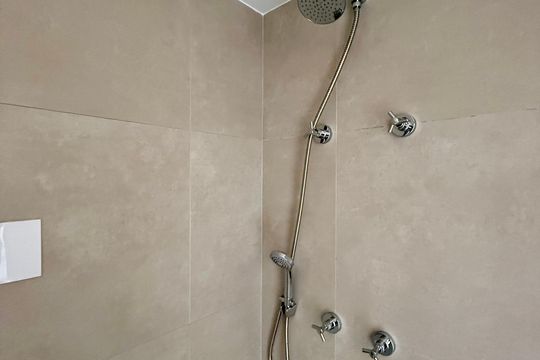 Banheiro  de kitnet/studio para alugar com 1 quarto, 19m² em Santo Amaro, São Paulo