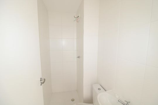 Banheiro de apartamento para alugar com 2 quartos, 49m² em Vila Pedra Branca, São Paulo