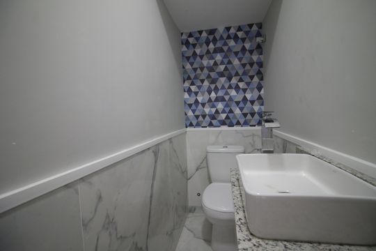Lavabo de apartamento à venda com 3 quartos, 120m² em Taquara, Rio de Janeiro