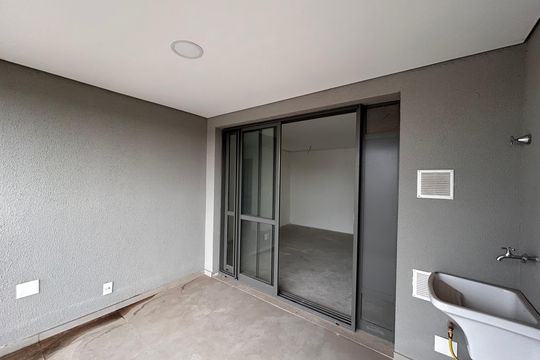 Varanda e área de serviço de apartamento à venda com 2 quartos, 69m² em Itaim Bibi, São Paulo