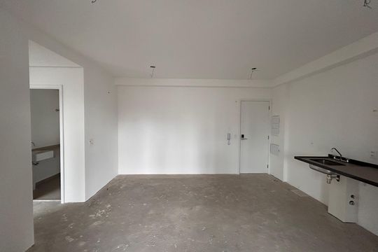 Sala e cozinha de apartamento à venda com 2 quartos, 67m² em Itaim Bibi, São Paulo