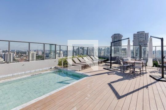 Piscina de apartamento à venda com 2 quartos, 67m² em Itaim Bibi, São Paulo