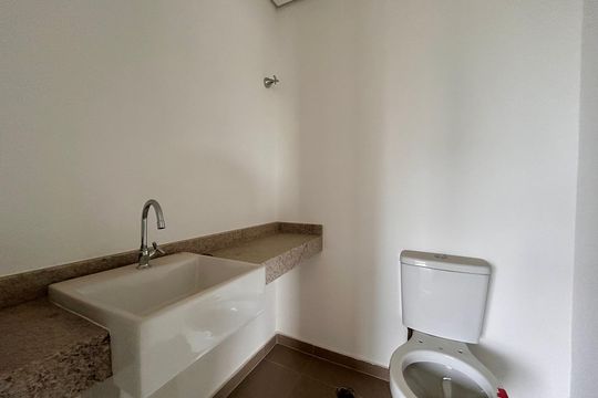 Lavabo de apartamento à venda com 2 quartos, 67m² em Itaim Bibi, São Paulo