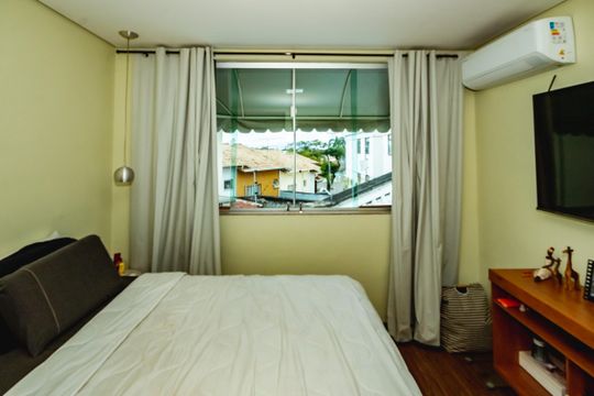 Casa à venda com 4 quartos, 303m² em Santa Amelia, Belo Horizonte