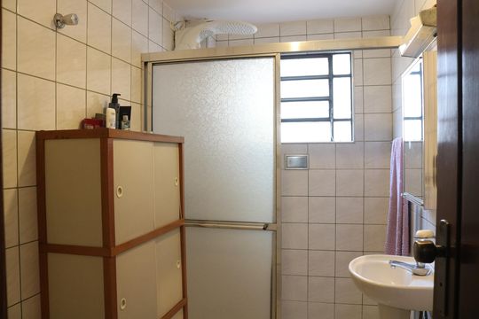 Banheiro de apartamento à venda com 1 quarto, 50m² em Água Branca, São Paulo