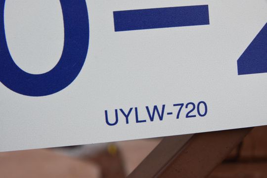 Fachada com Placa de Aluga Cod UYLW - 720 de casa para alugar com 1 quarto, 21m² em Vila M Genoveva, Jundiaí