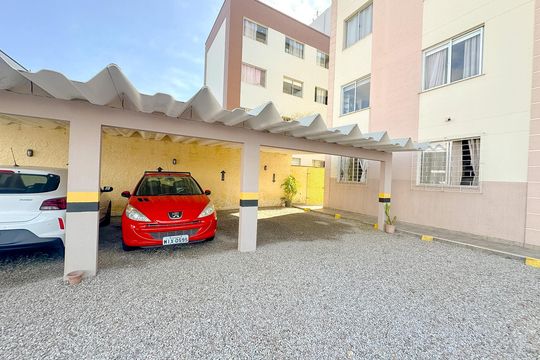 Garagem de apartamento para alugar com 2 quartos, 52m² em Jardim Cidade de Florianopolis, São José