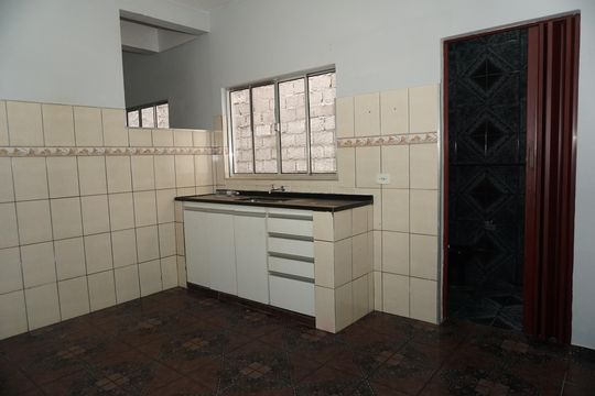 Cozinha de casa para alugar com 2 quartos, 120m² em Jardim Valo Verde, Embu das Artes