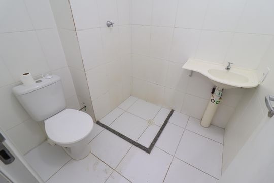 Banheiro de casa para alugar com 1 quarto, 28m² em Jardim Helena, São Paulo