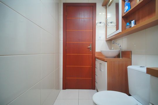 Banheiro de apartamento à venda com 2 quartos, 70m² em Centro, São Leopoldo