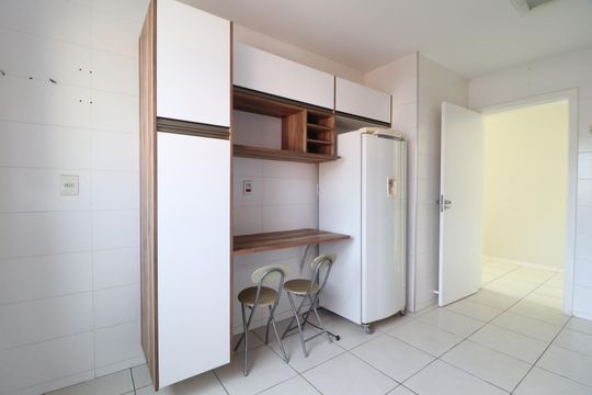 Cozinha de apartamento para alugar com 2 quartos, 73m² em Tabajaras, Uberlândia