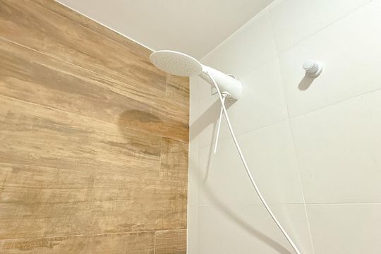 Banheiro de apartamento para alugar com 1 quarto, 31m² em Ipiranga, São José